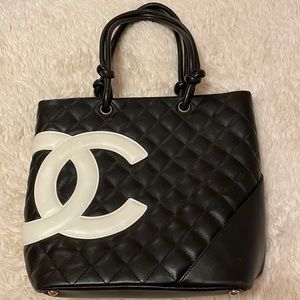 💯💝 original Chanel cambon tote  comes with card for proof  of authenticity.